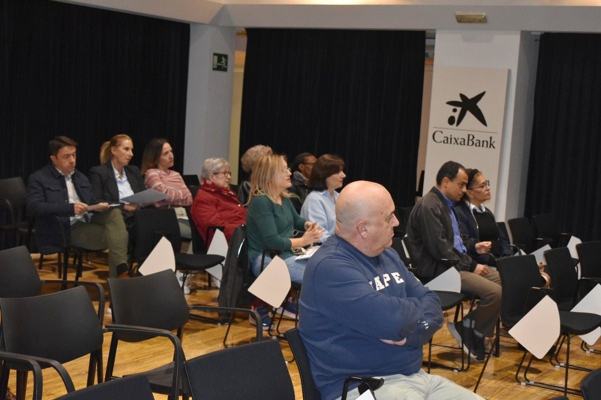 Unidad y Fraternidad entrega las microbecas y presenta concursos Día de la Fraternidad