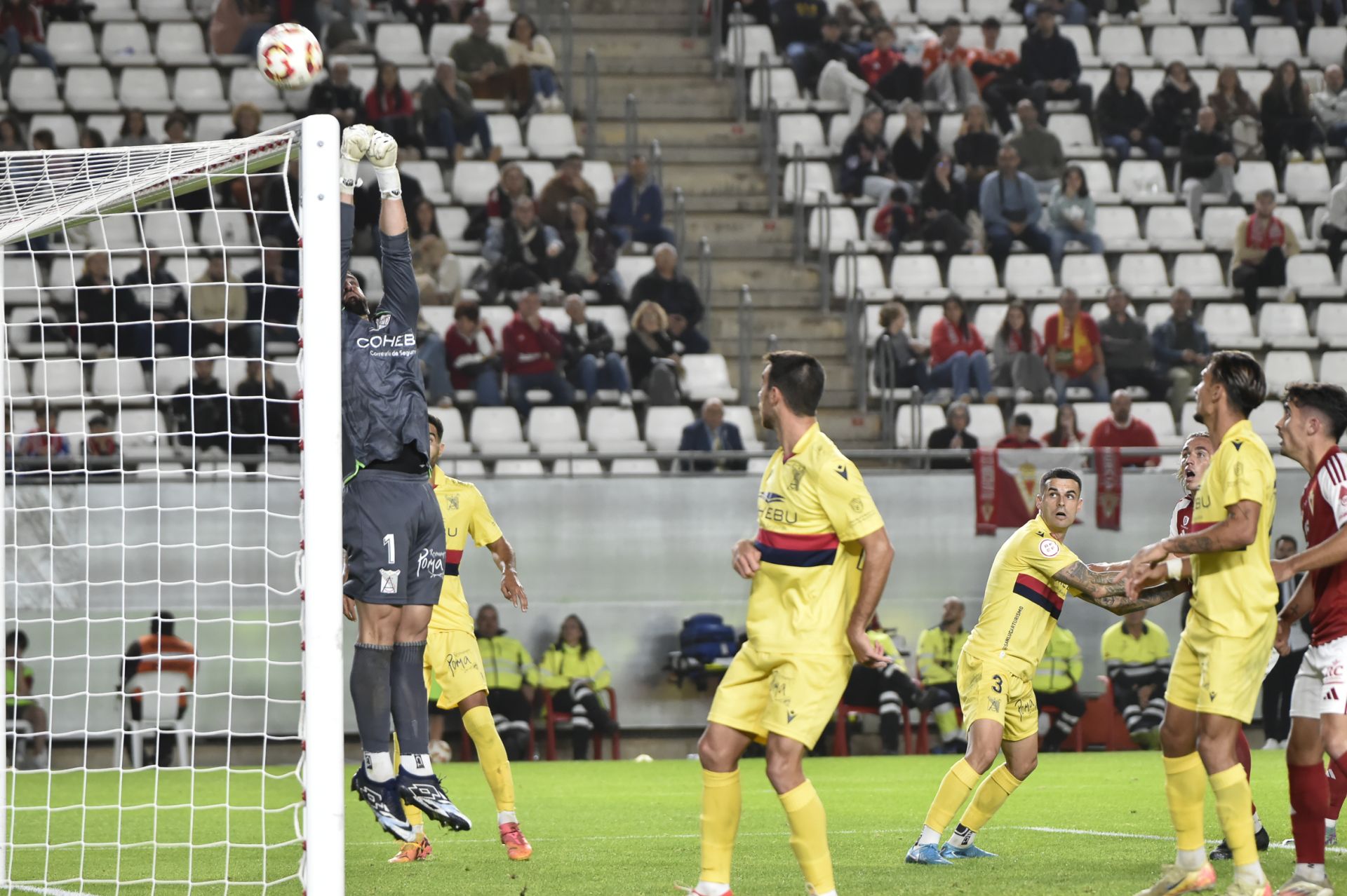 El empate del Real Murcia frente al Atlético Sanluqueño, en imágenes