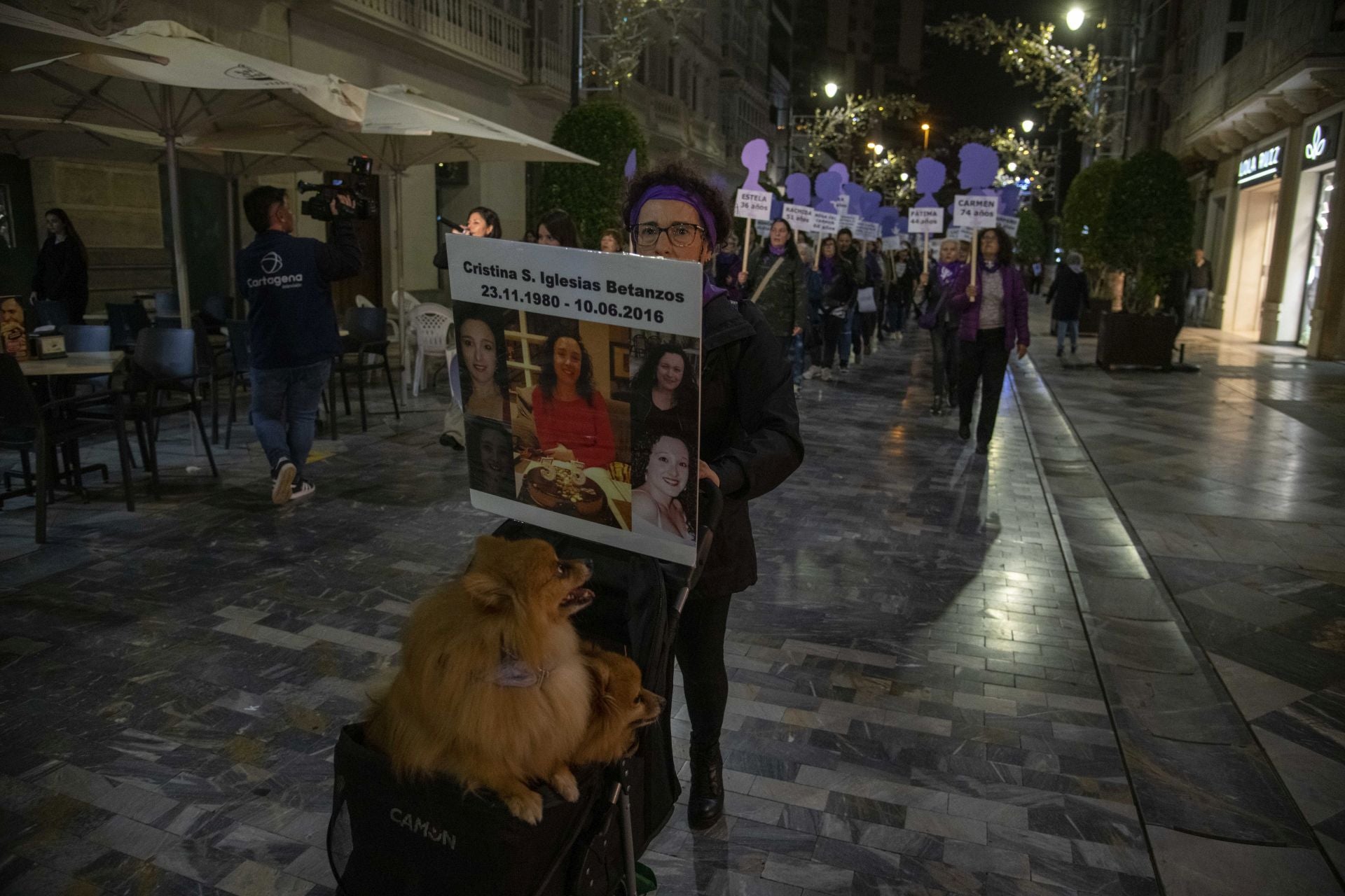 La manifestación contra la violencia machista en Cartagena, en imágenes