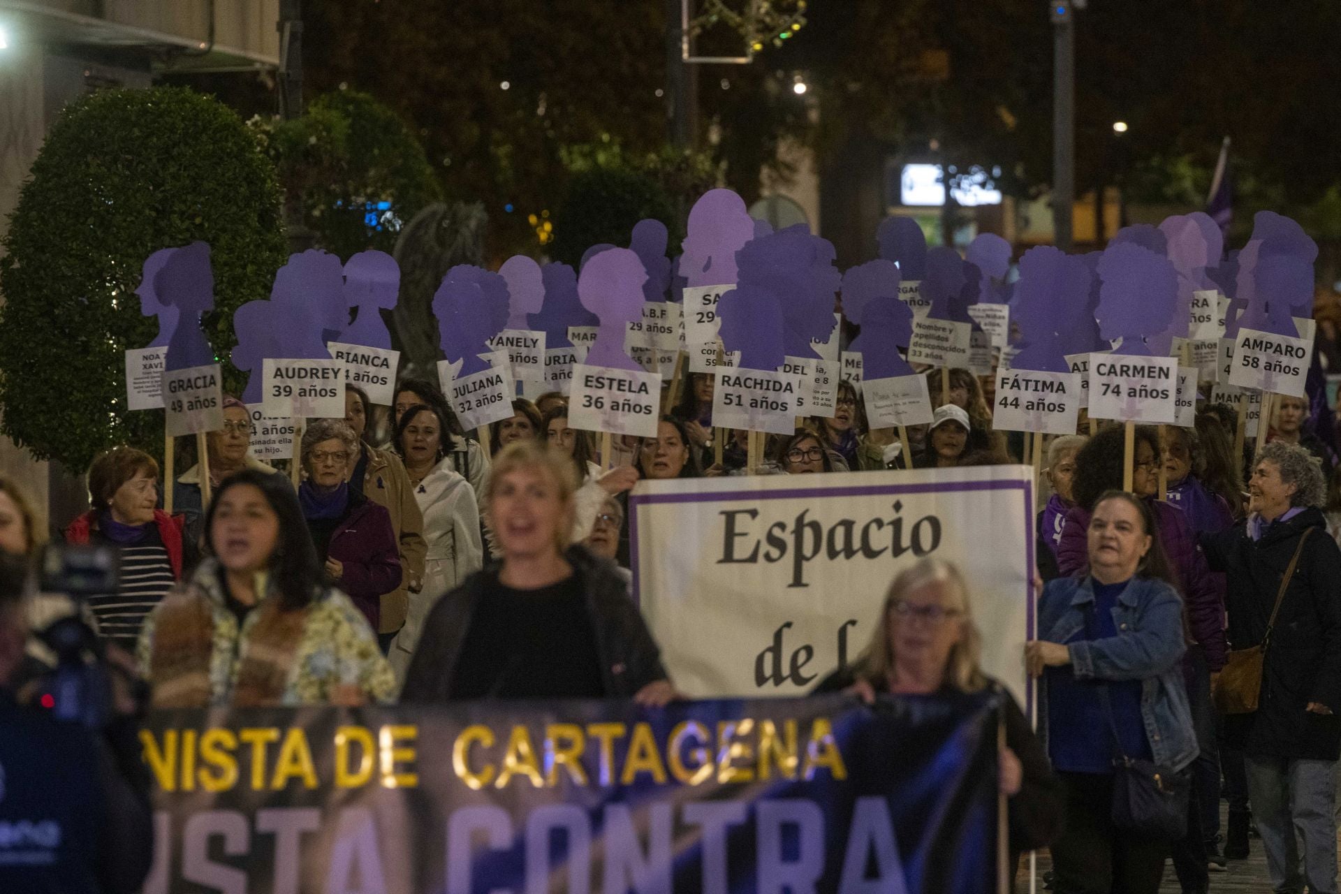 La manifestación contra la violencia machista en Cartagena, en imágenes