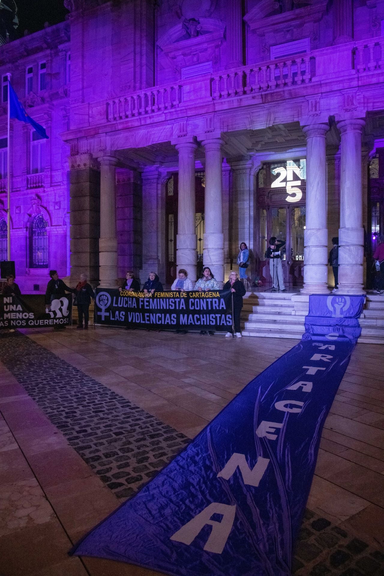 La manifestación contra la violencia machista en Cartagena, en imágenes