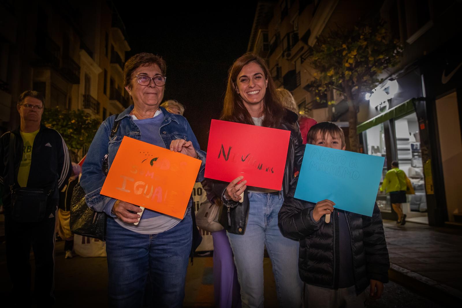 Las imágenes de la marcha del 25-N contra la violencia de género en Orihuela