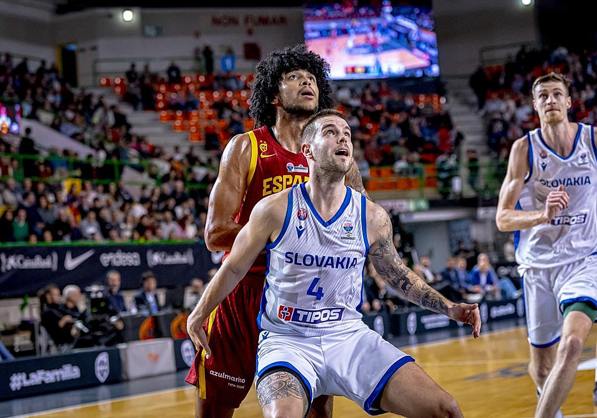 Almansa busca un rebote pese al cierre del eslovaco Ihring.