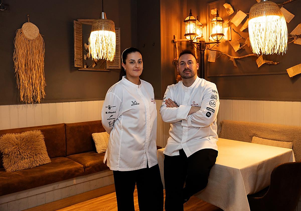 María Egea y Marco Antonio Iniesta, en el restaurante Frases de Murcia, el día después de recibir su primera estrella Michelin.