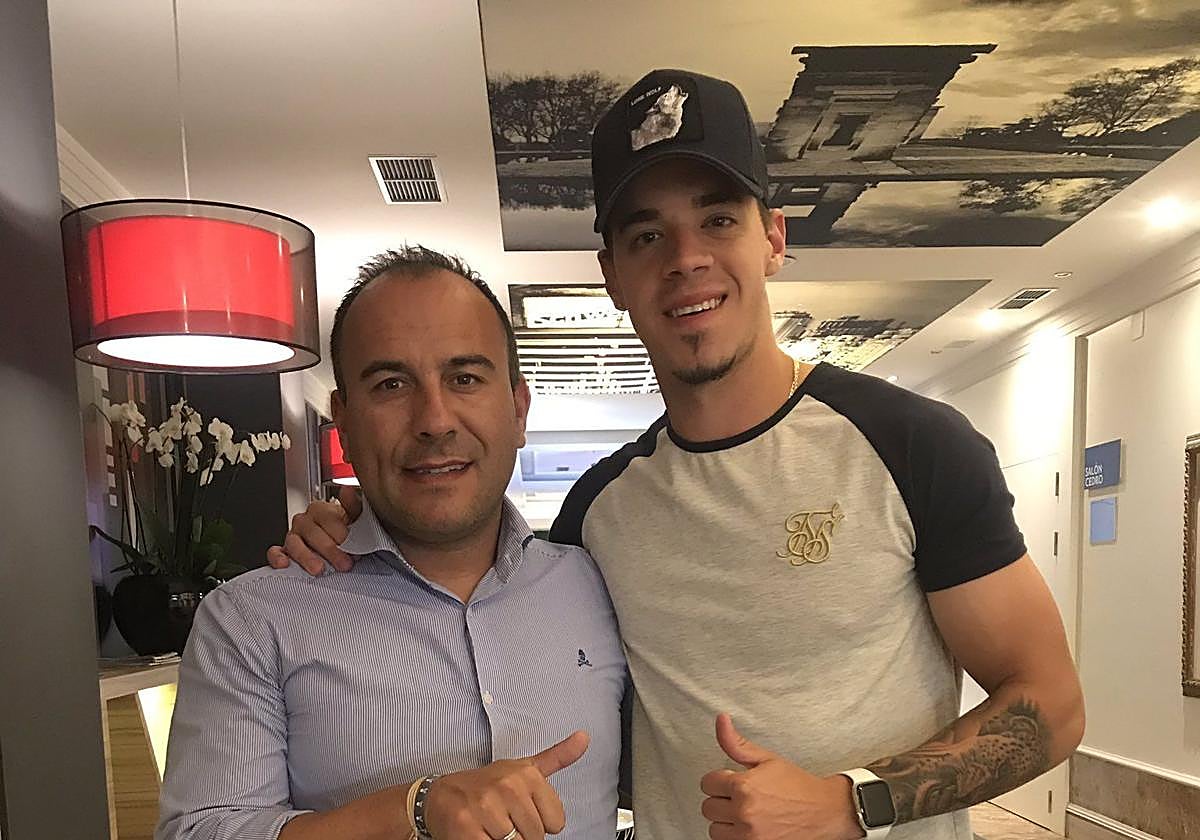 Rafa Cascallana con Josua Mejías, ex del Cartagena.