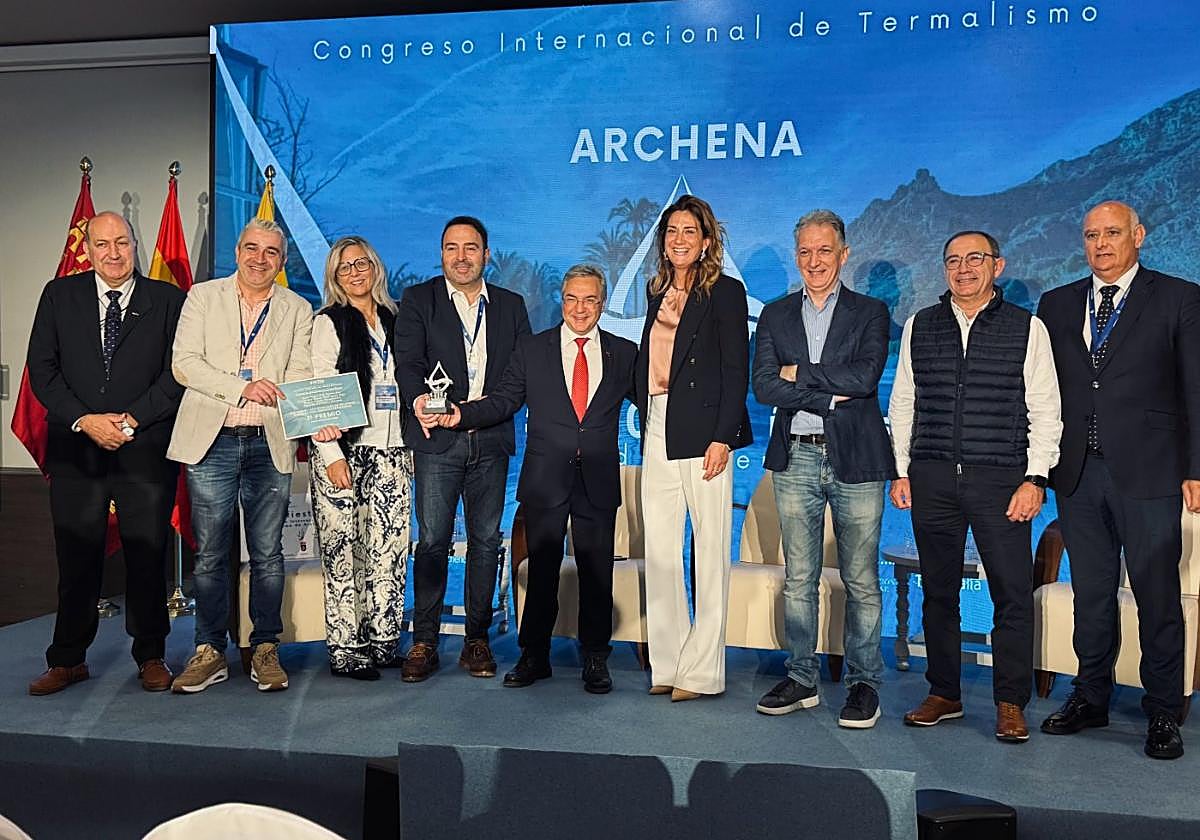 Patricia Fernández, junto a representantes de distintos organismos gallegos que asistieron al Congreso.
