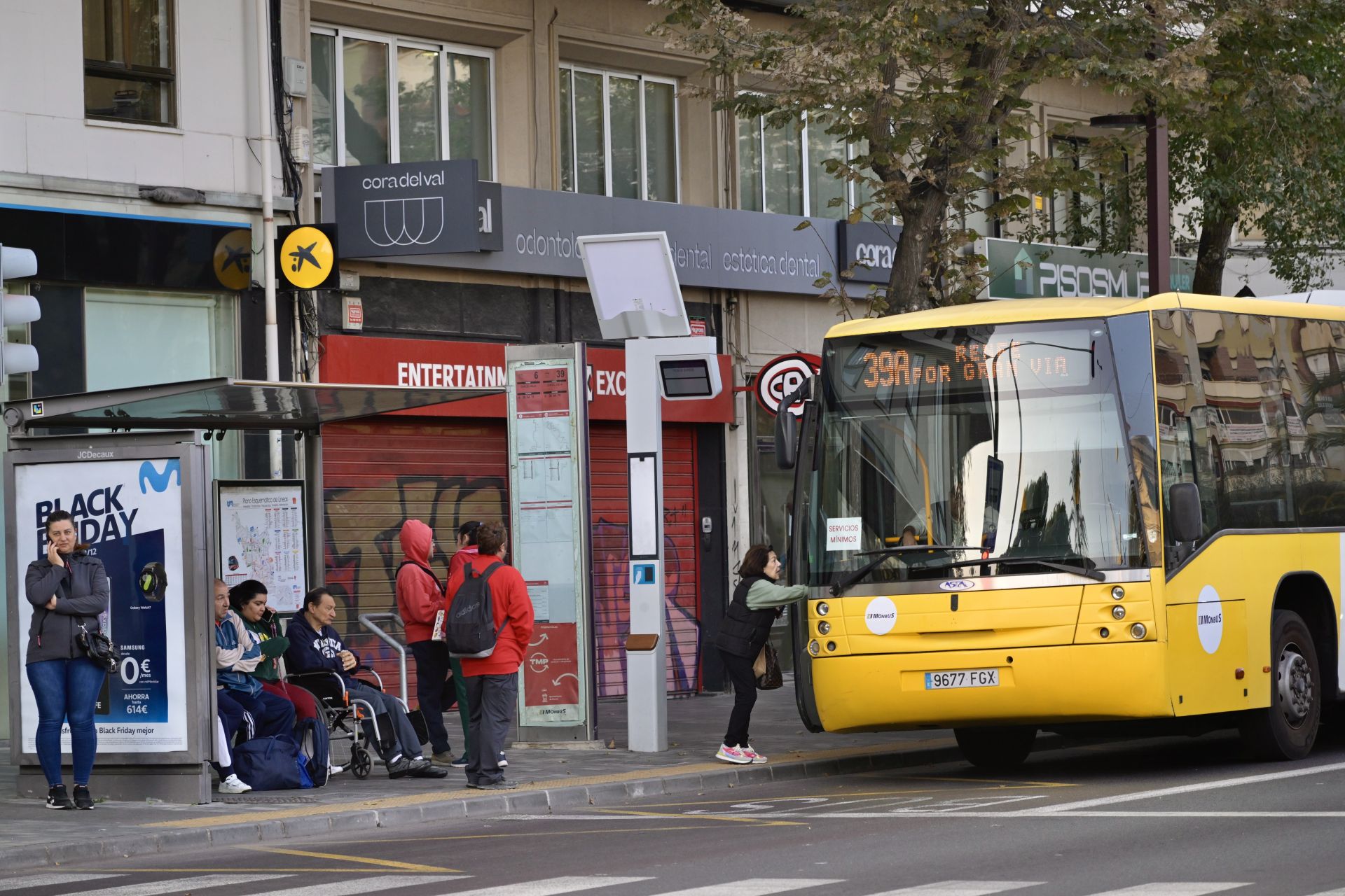 Servicios mínimos en Murcia durante la huelga de transportes de este viernes, en imágenes