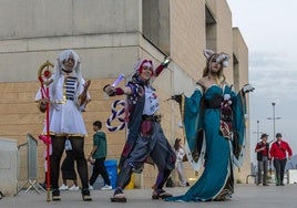 Tres 'cosplayers' este viernes en el Auditorio Regional, en la primera jornada de Murcia Se Remanga.