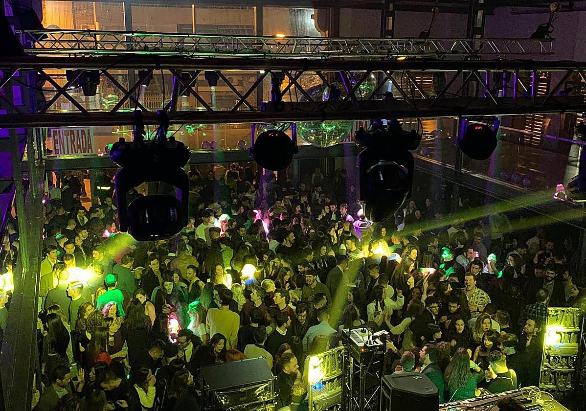 La Noche Bling, durante una de sus últimas ediciones en La Lonja de Orihuela.