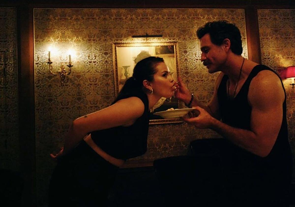 Un 'narcocorrido' trans y un Hitchcock rural