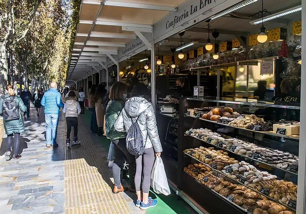 Uno de los puestos de la muestra de artesanía navideña, en una edición pasada.