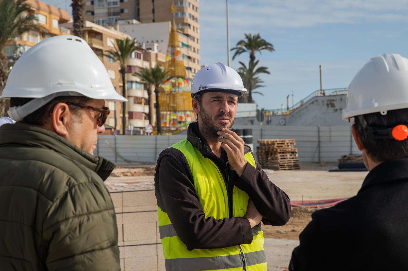 Las imágenes de las obras del nuevo centro de ocio del puerto de Torrevieja