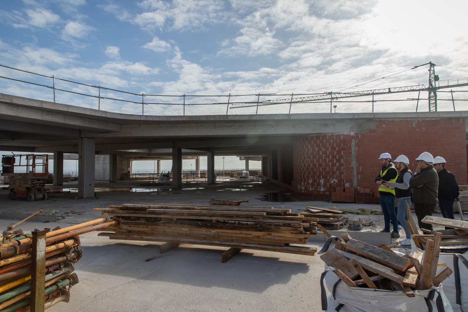 Las imágenes de las obras del nuevo centro de ocio del puerto de Torrevieja