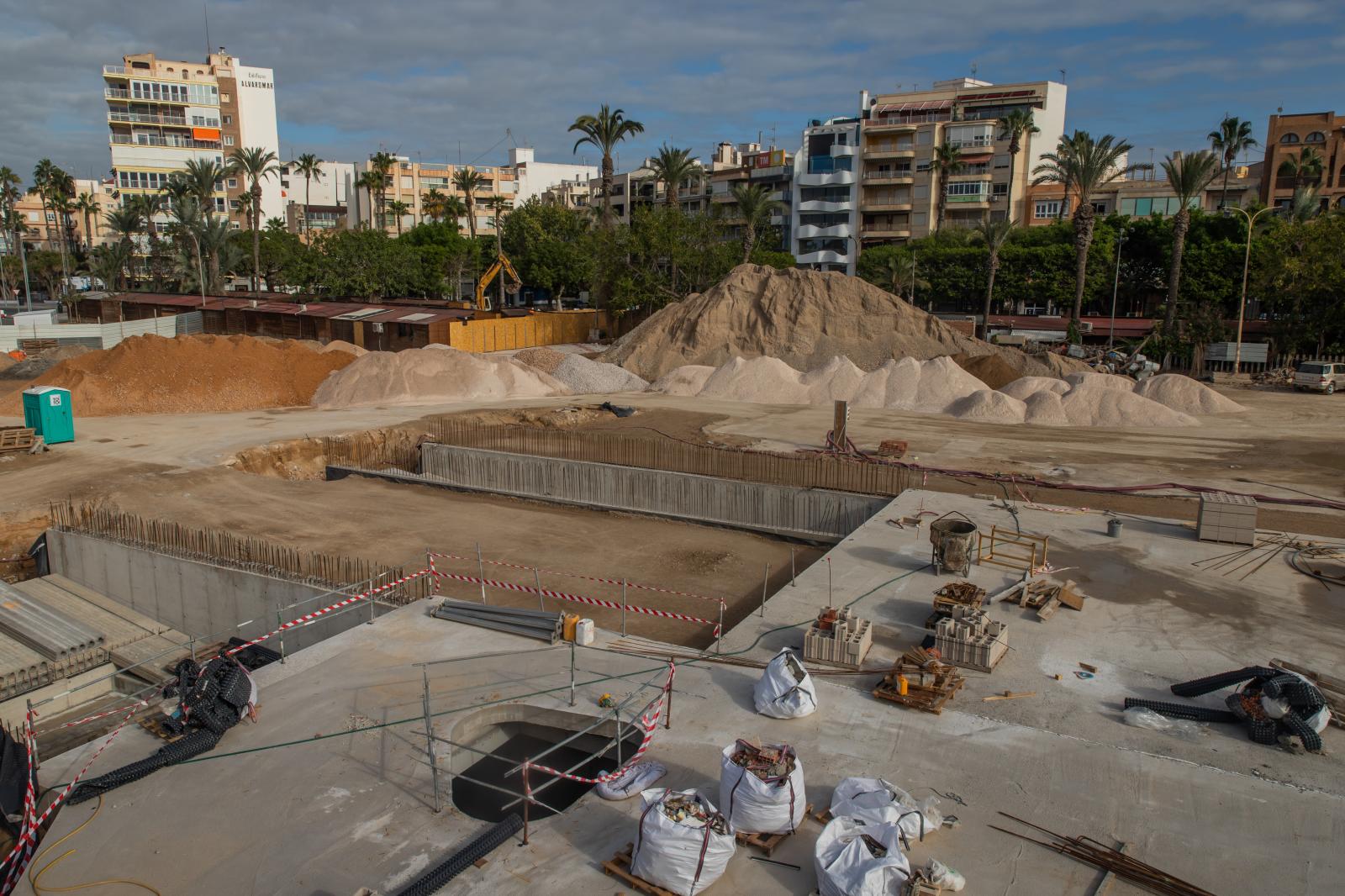 Las imágenes de las obras del nuevo centro de ocio del puerto de Torrevieja