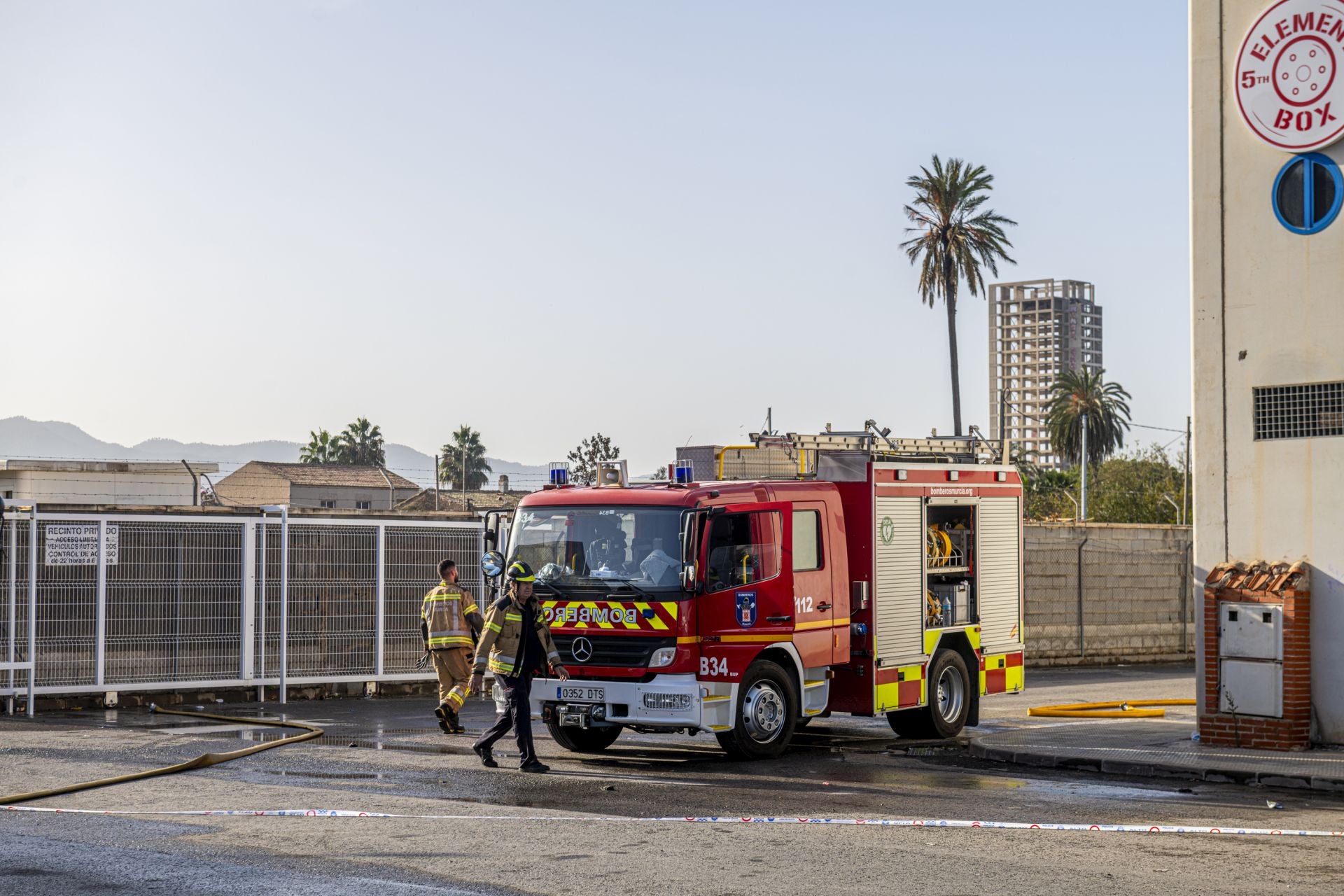 Arde un almacén de palés en Puente Tocinos