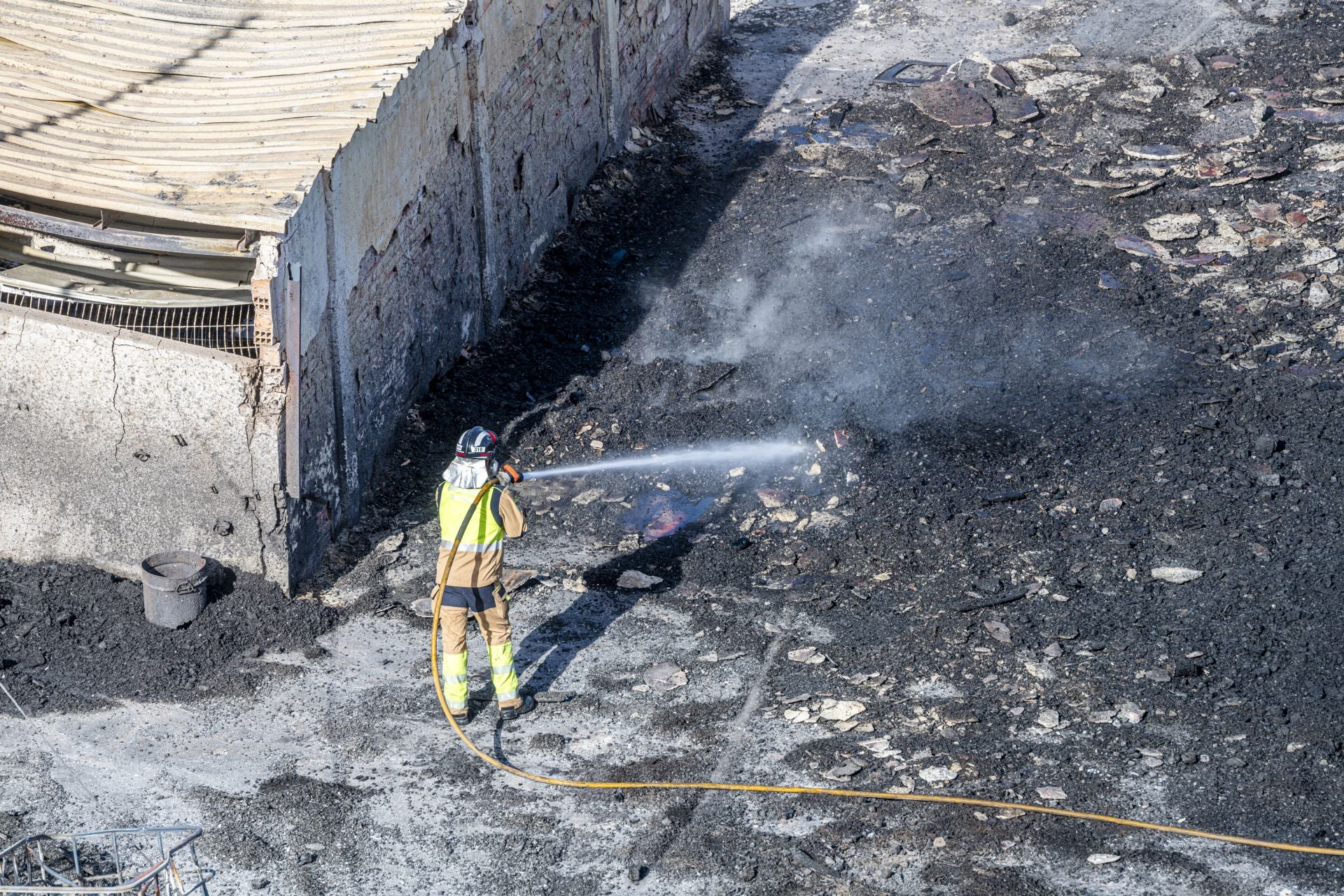 Arde un almacén de palés en Puente Tocinos