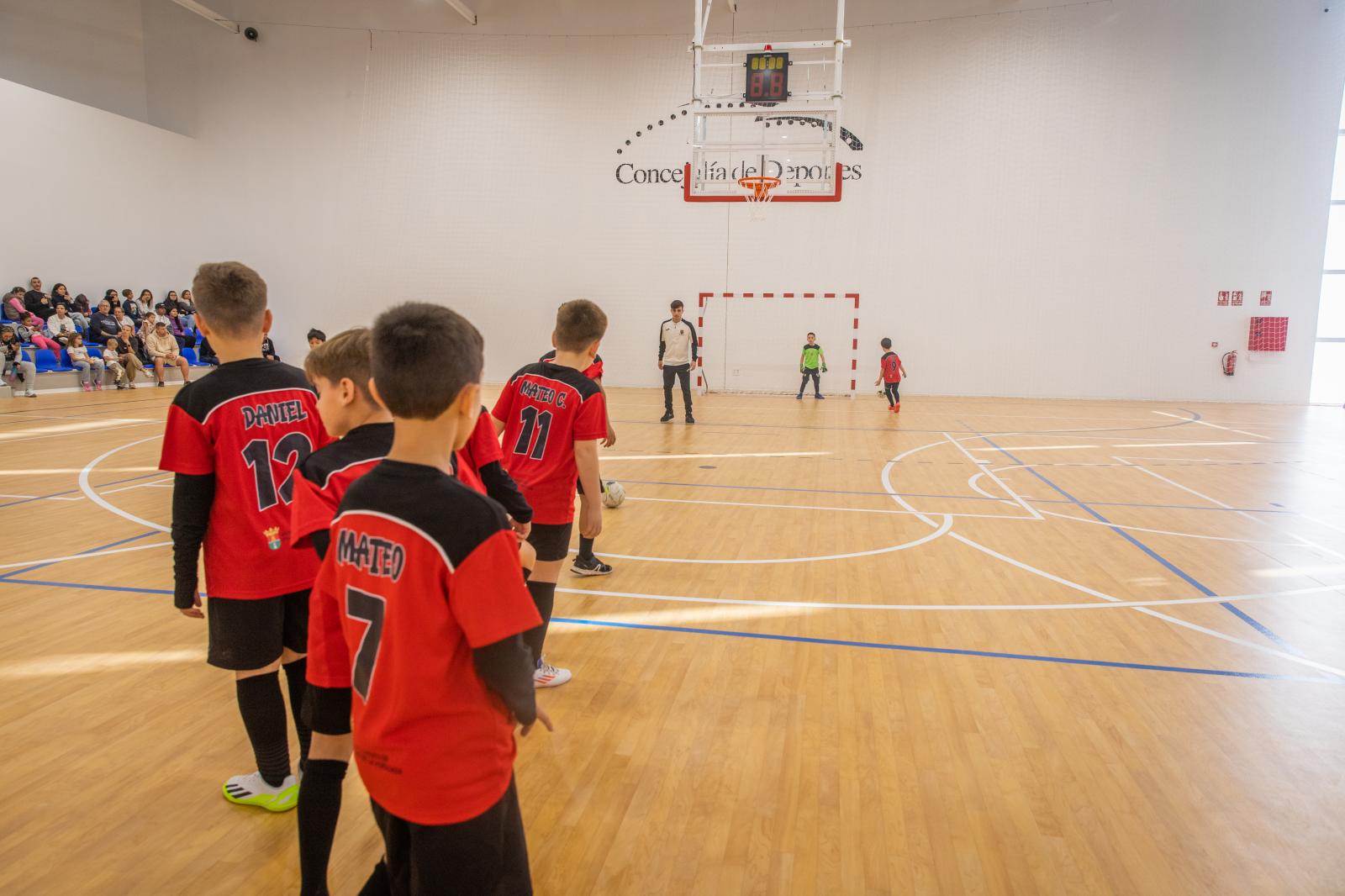 La inauguración del nuevo pabellón polideportivo de La Mata, en imágenes