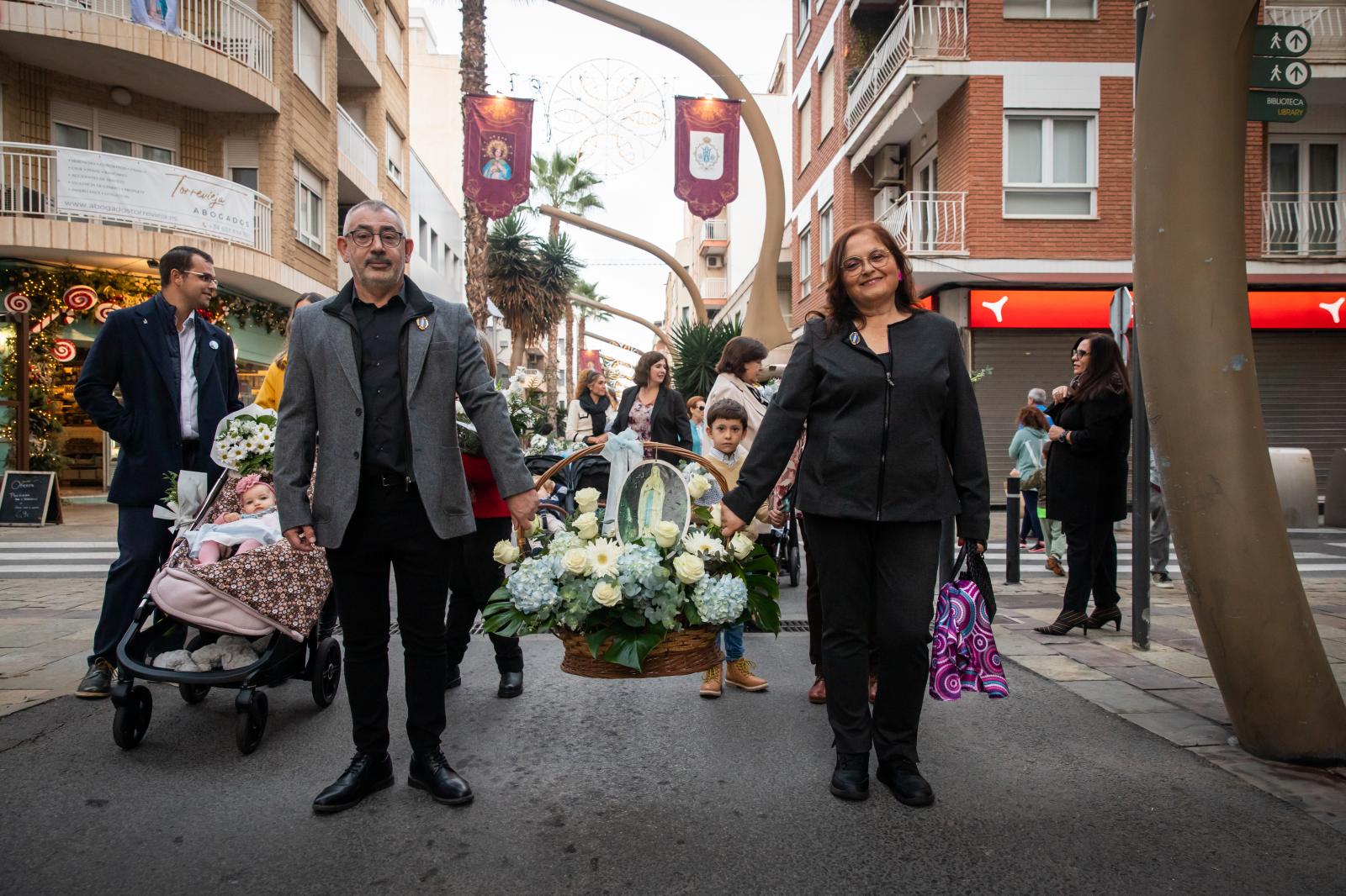 Las imágenes de la ofrenda floral a la Purísima en Torrevieja