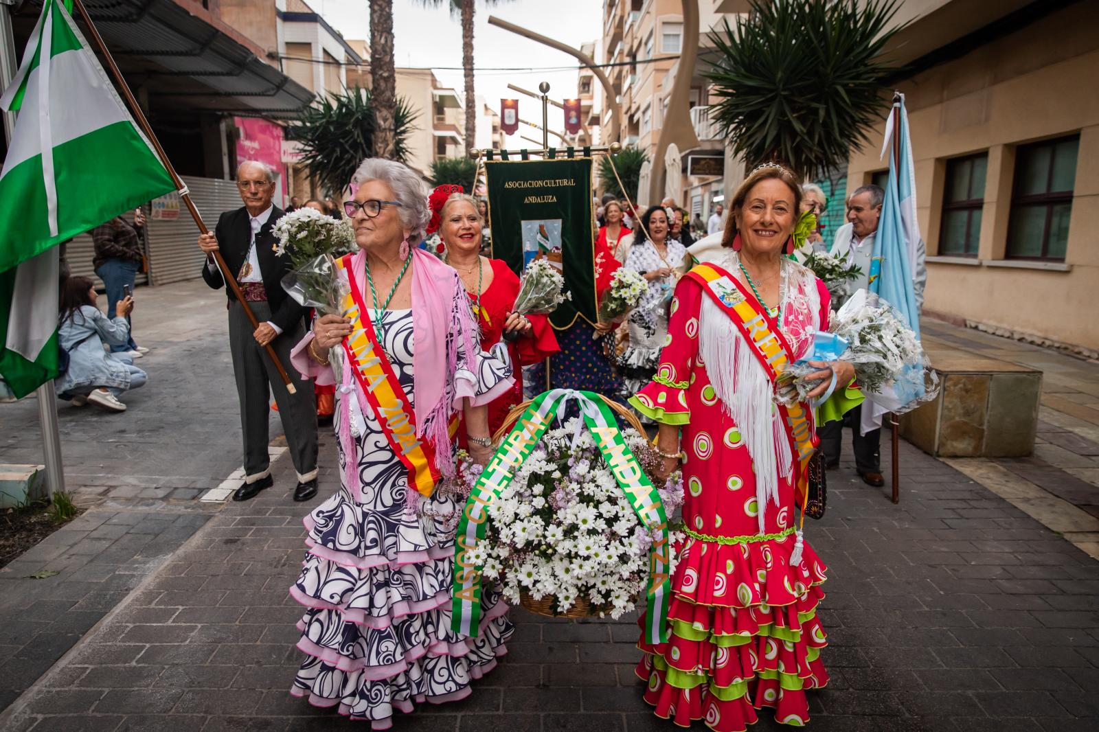 Las imágenes de la ofrenda floral a la Purísima en Torrevieja