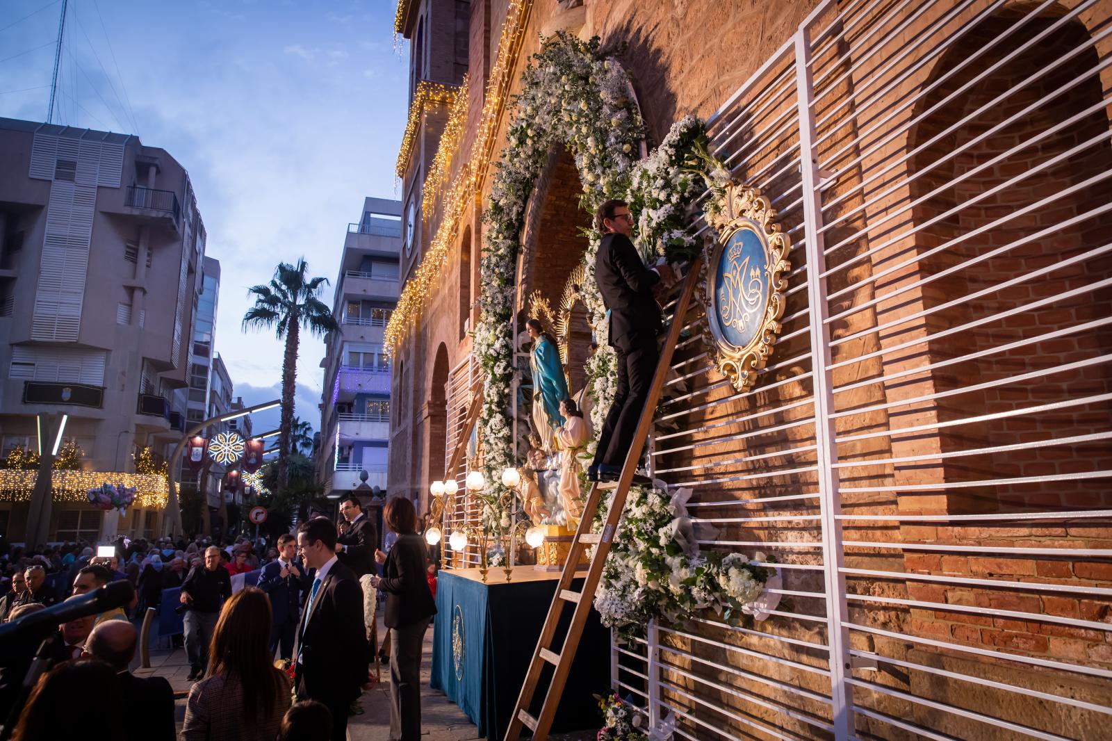 Las imágenes de la ofrenda floral a la Purísima en Torrevieja