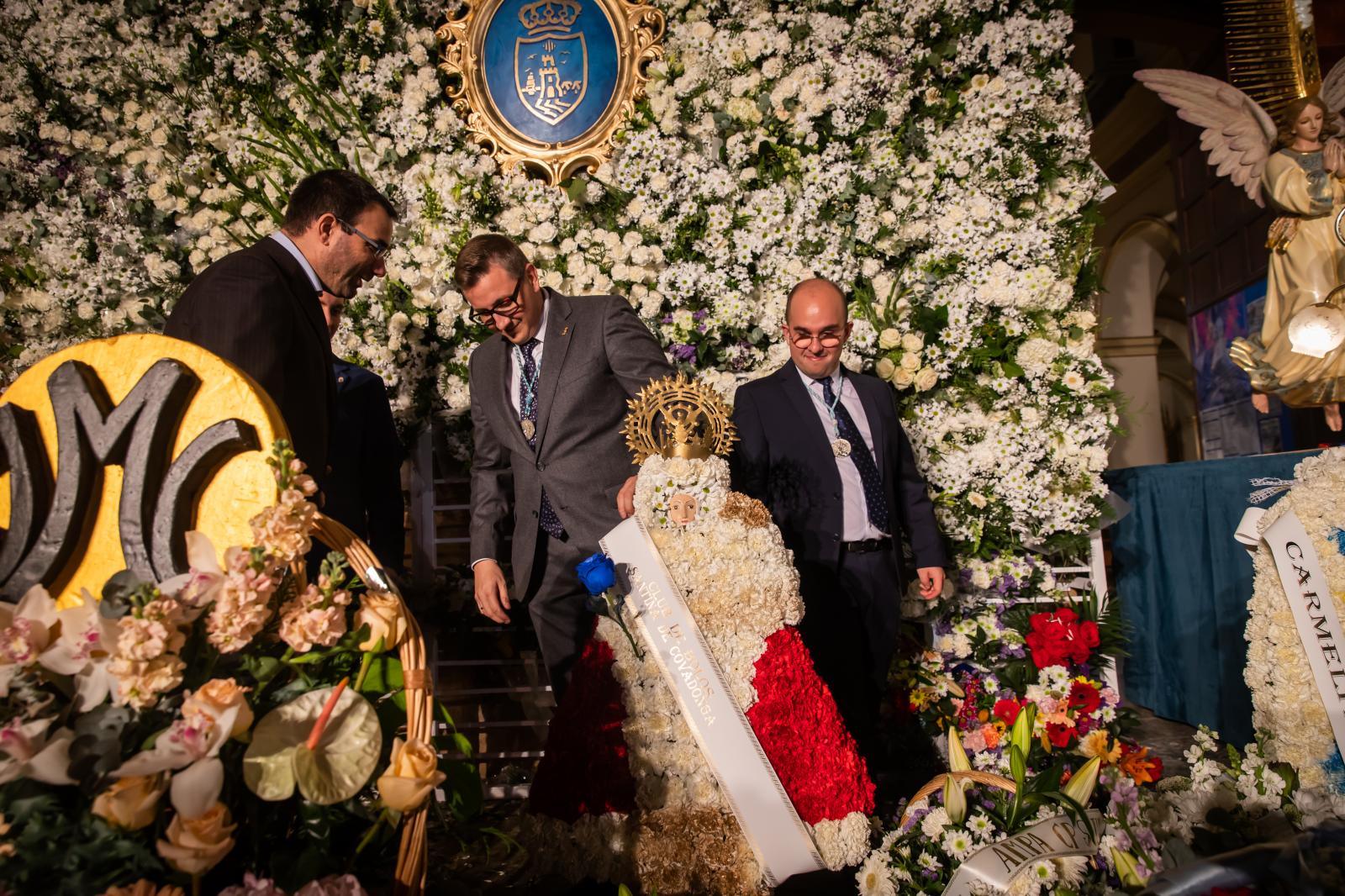 Las imágenes de la ofrenda floral a la Purísima en Torrevieja