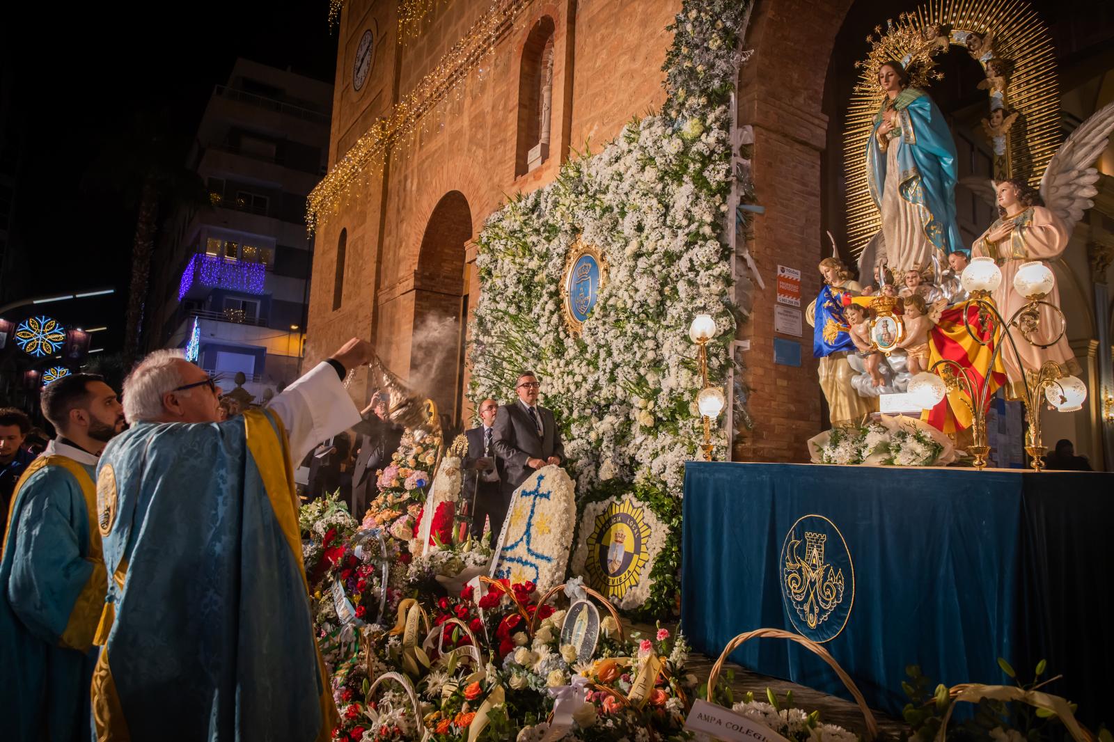 Las imágenes de la ofrenda floral a la Purísima en Torrevieja