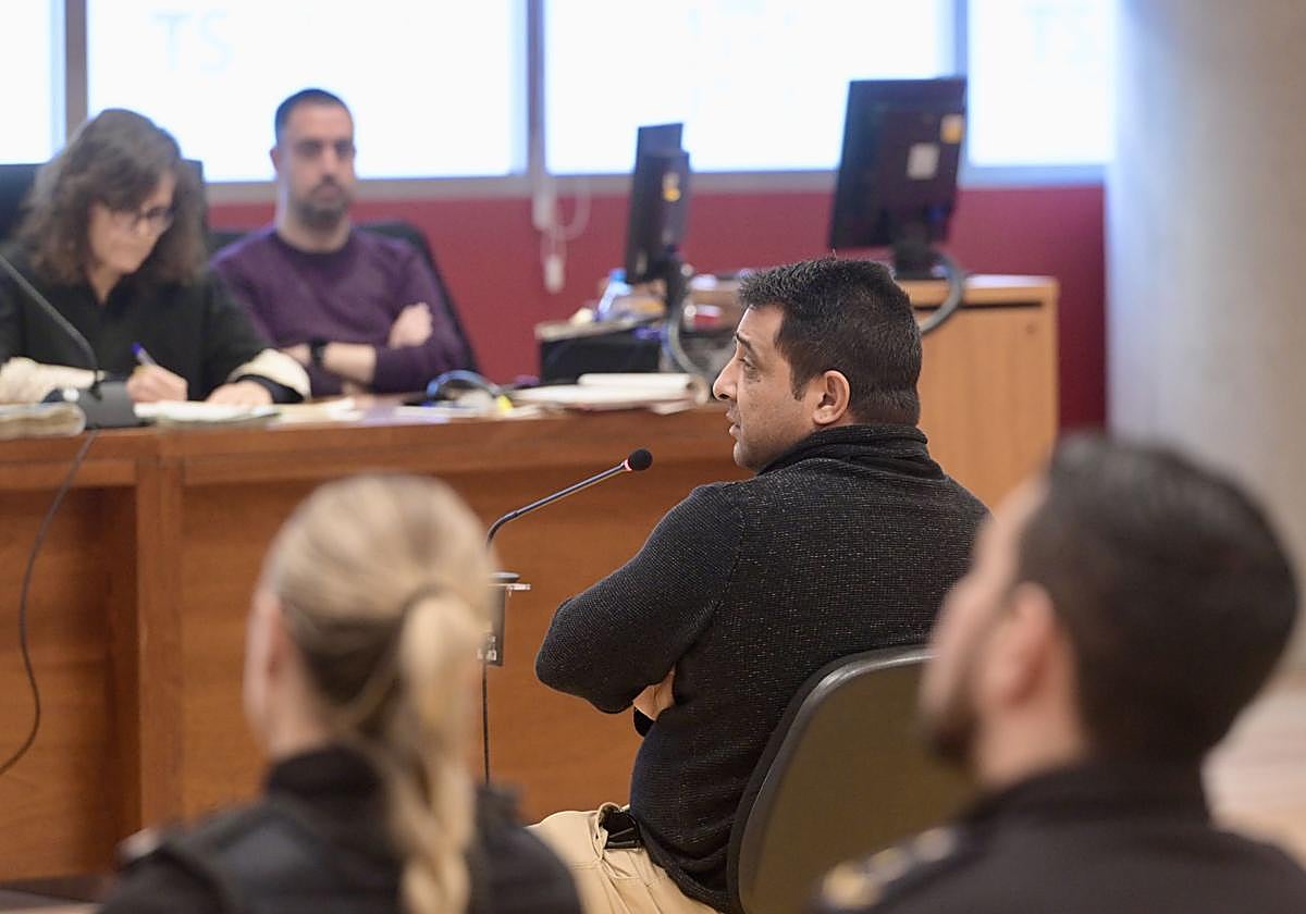 Inocente J., padre de 'El Tente', declara durante el juicio por el crimen de Kevin Morales.