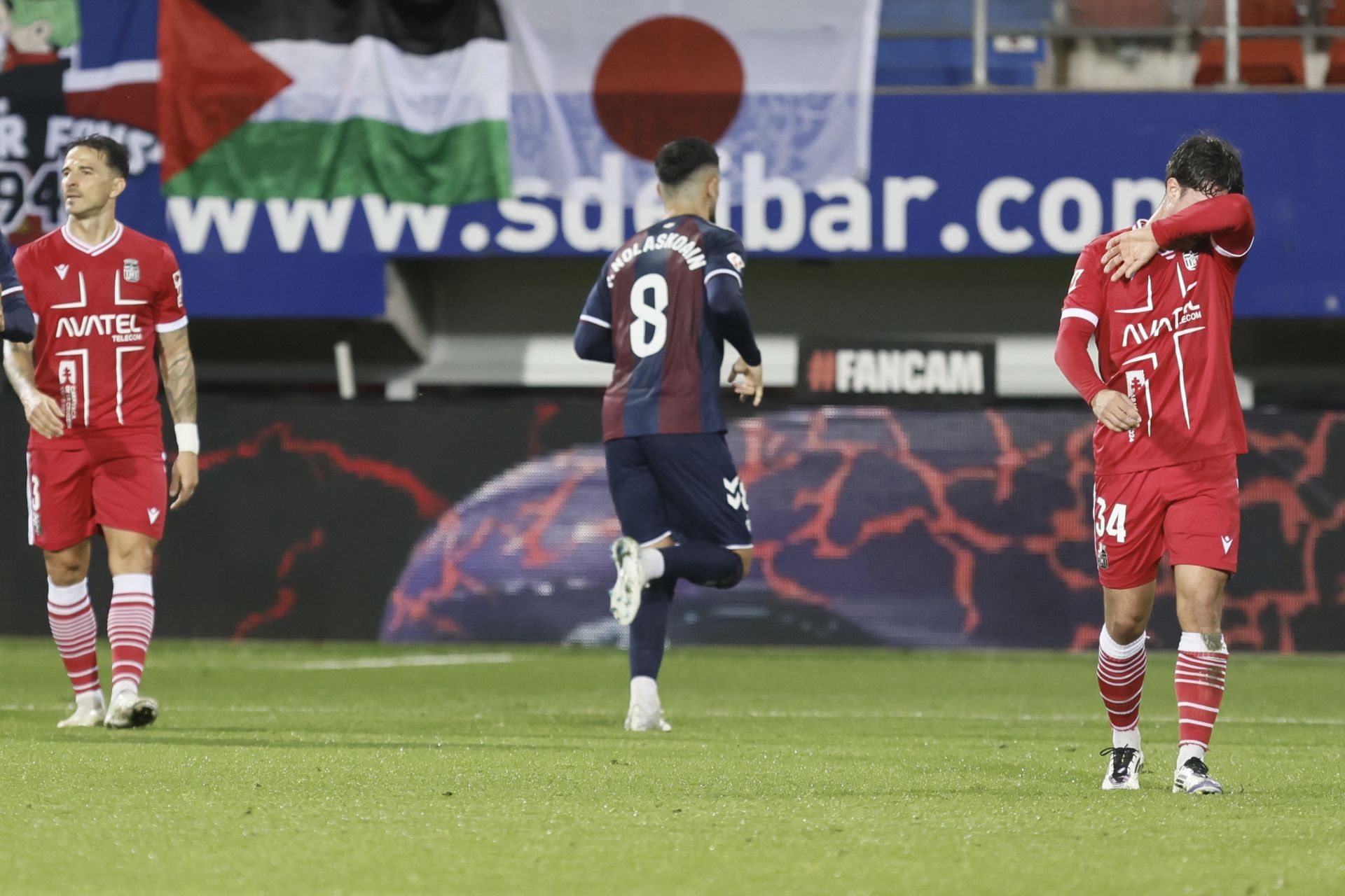 La derrota del Cartagena frente al Eibar, en imágenes