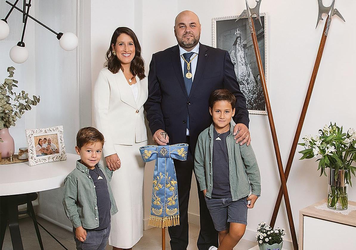 Pedro José Muñoz junto a su familia.
