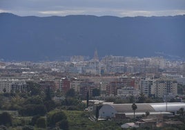 Polvo sahariano sobre la ciudad de Murcia, este miércoles.