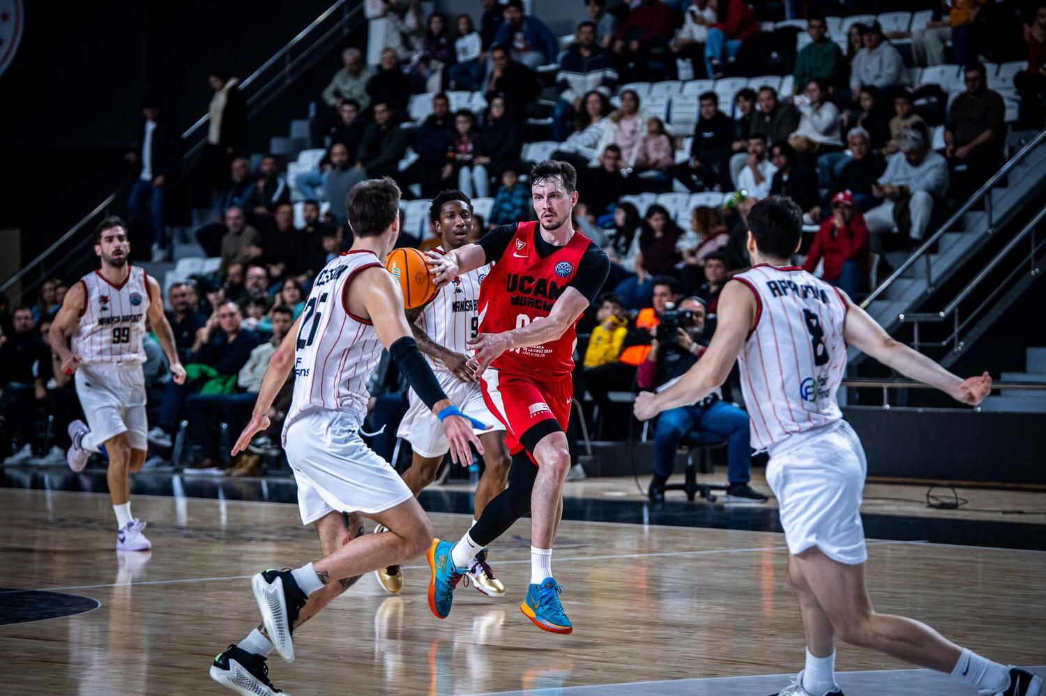 Las imágenes del Manisa-UCAM (72-78)