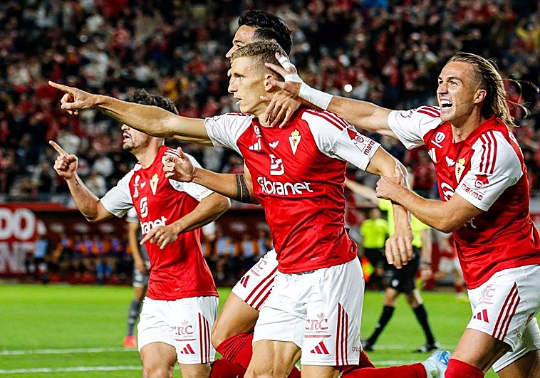 Alberto González le agradece la asistencia a Pedro León.