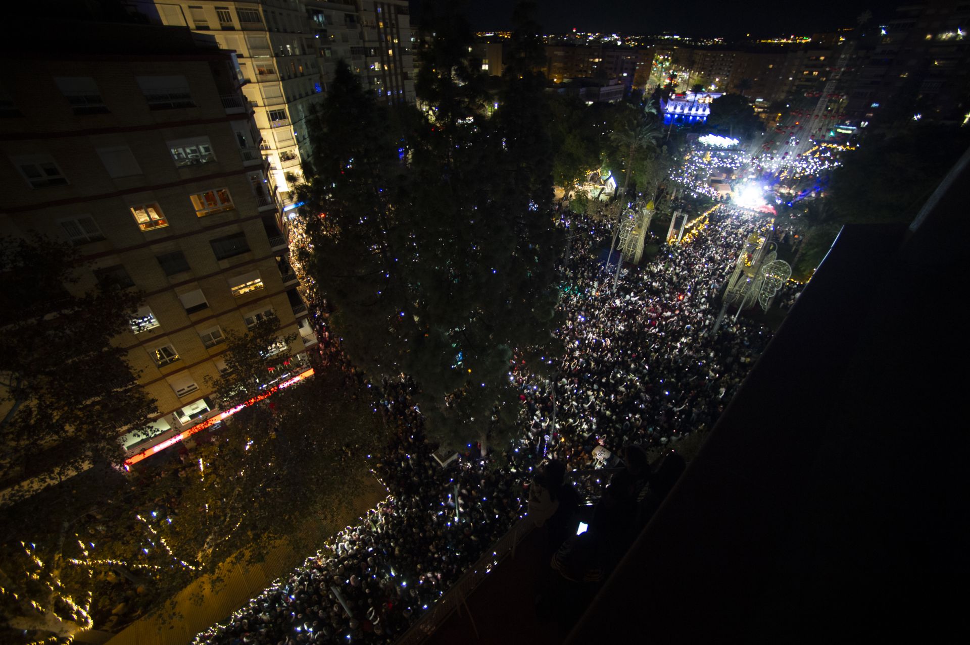 El encendido del Gran Árbol de Navidad de Murcia, en imágenes