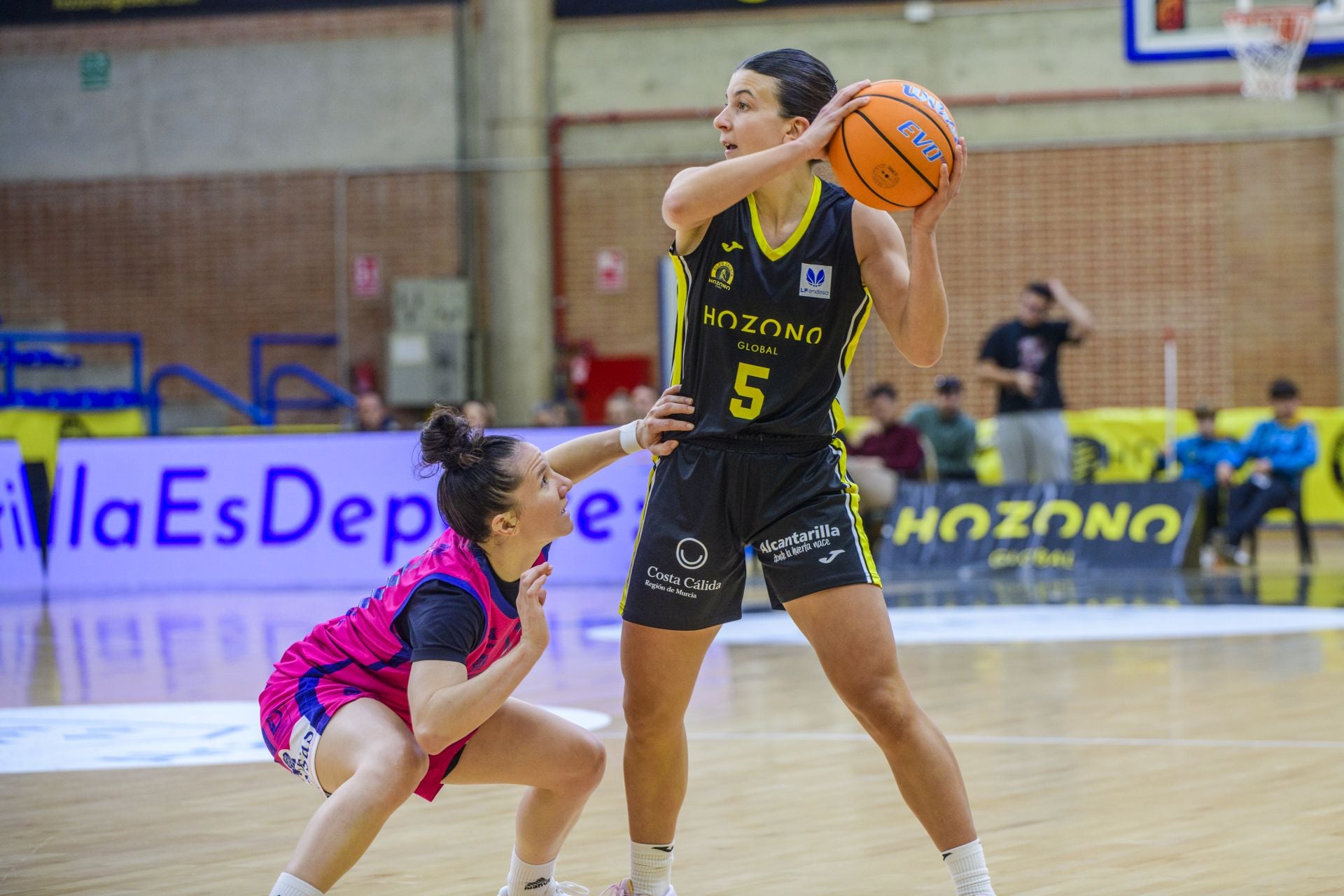 La victoria del Hozono Global Jairis ante el Spar Gran Canaria, en imágenes