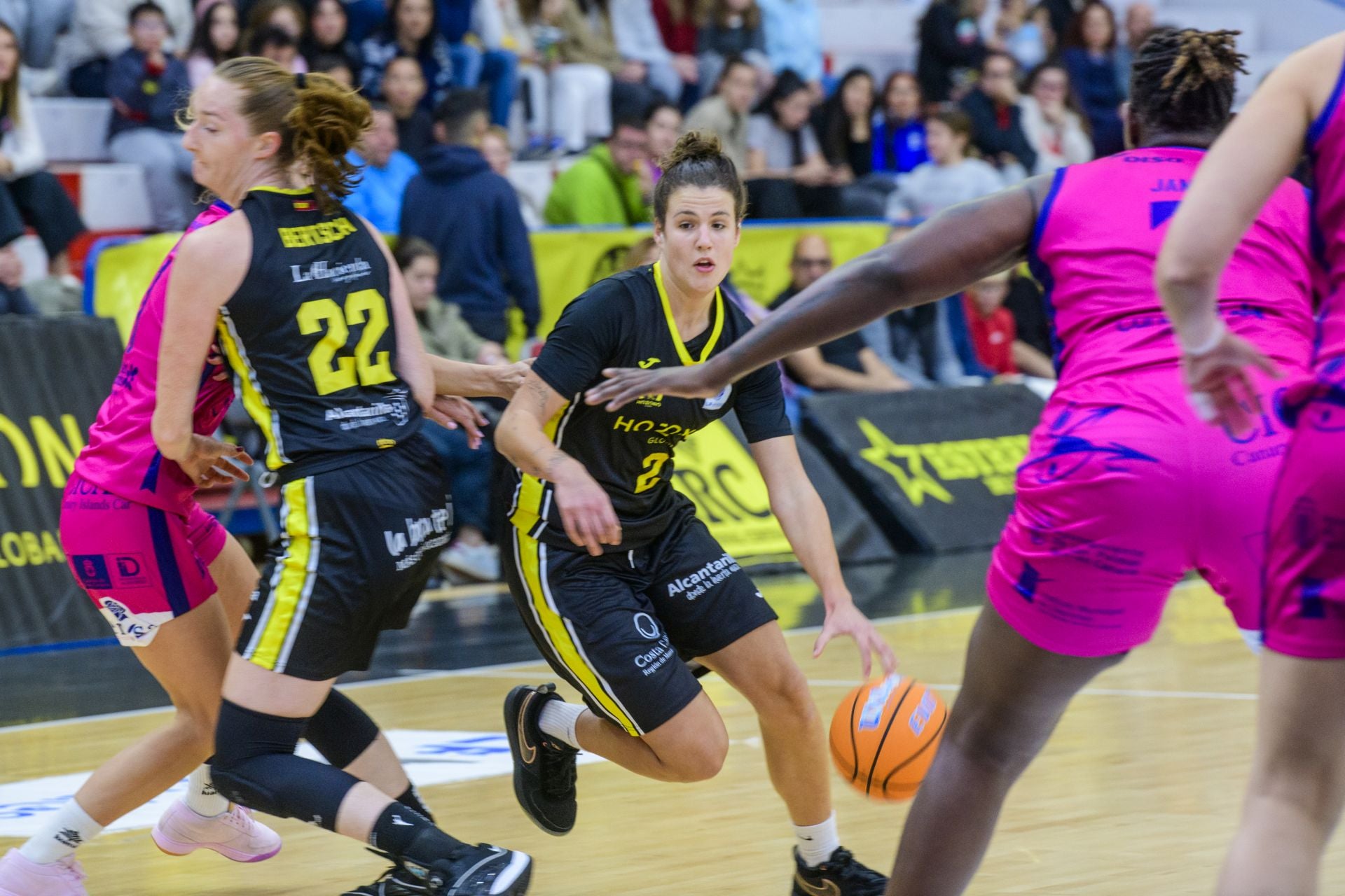 La victoria del Hozono Global Jairis ante el Spar Gran Canaria, en imágenes