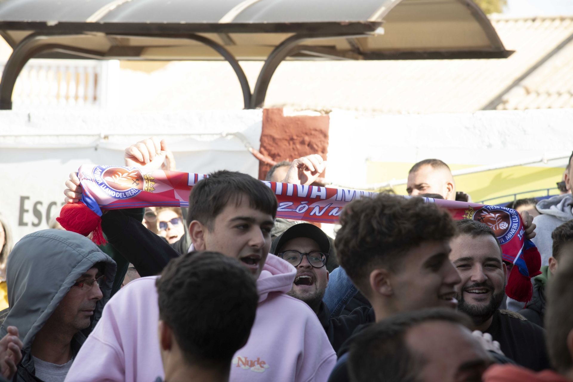 La afición y los jugadores de la Minera descubren a su rival en la Copa del Rey