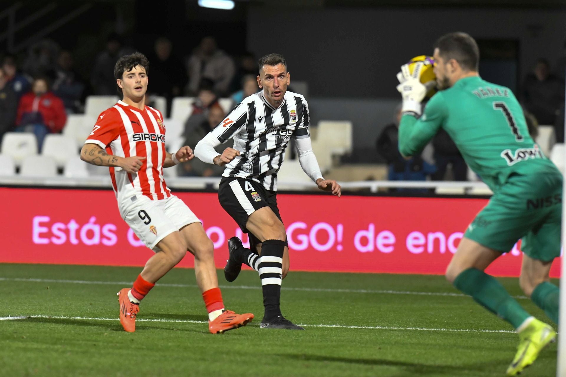 Las imágenes de la victoria del Cartagena frente al Sporting (1-0)