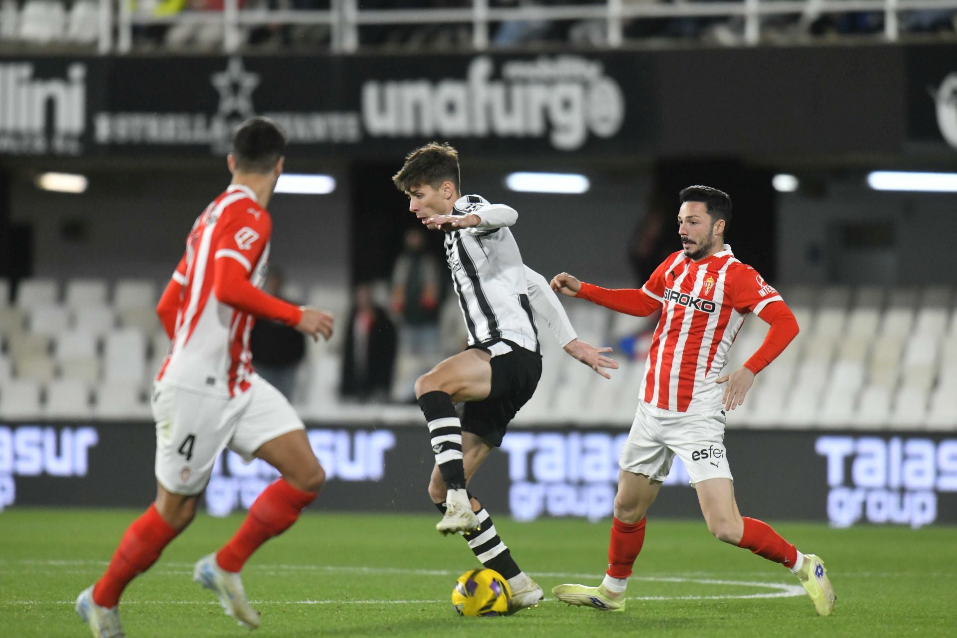 Las imágenes de la victoria del Cartagena frente al Sporting (1-0)