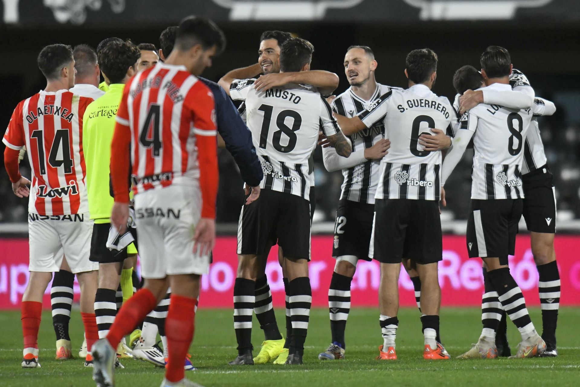 Las imágenes de la victoria del Cartagena frente al Sporting (1-0)