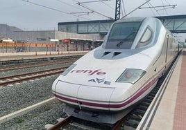 Uno de los trenes AVE de la línea entre Madrid y Murcia, en una imagen de archivo.