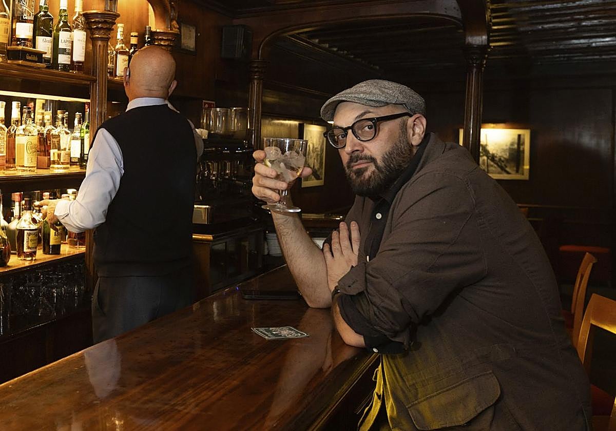 El escritor y profesor Miguel Ángel Hernández, en una imagen de archivo.