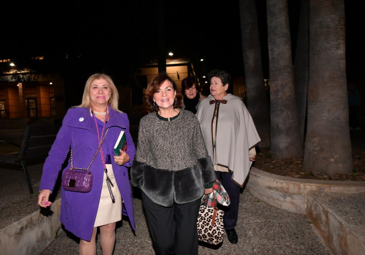 Carmen Calvo reflexiona sobre feminismo y políticas públicas en la Universidad de Murcia