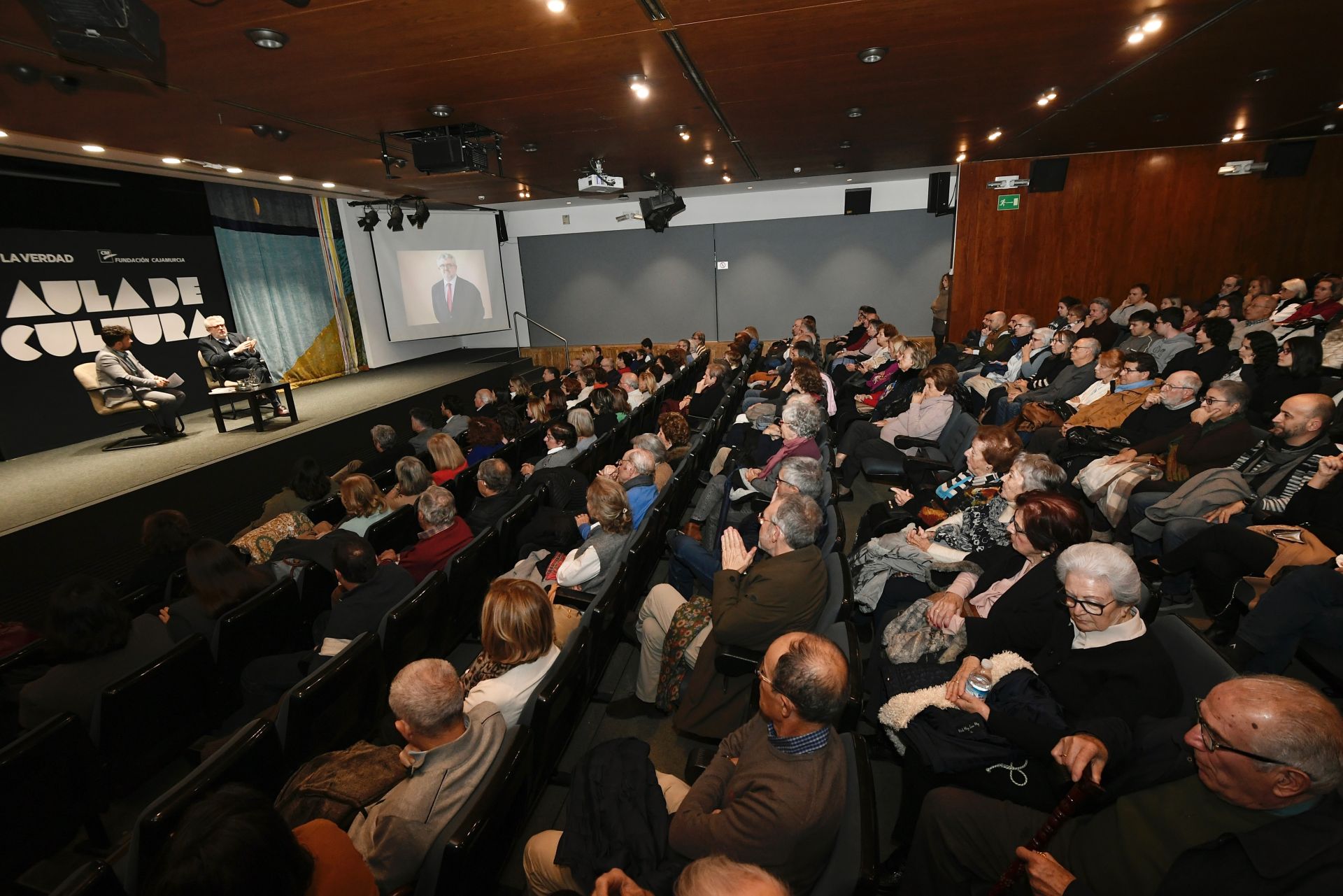 Las imágenes de Miguel Falomir en el Aula de Cultura de LA VERDAD