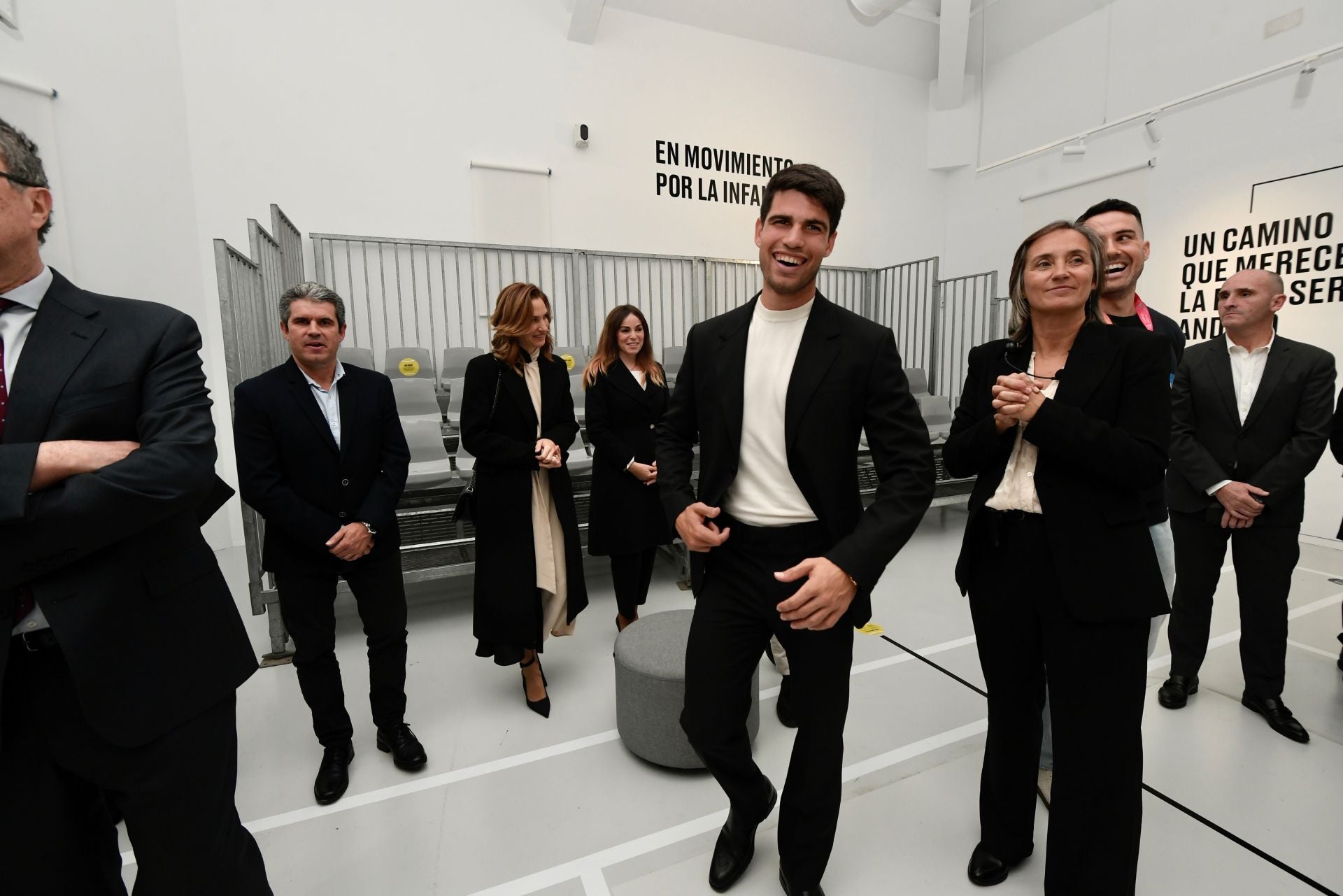 Carlos Alcaraz inaugura su primera exposición, en imágenes