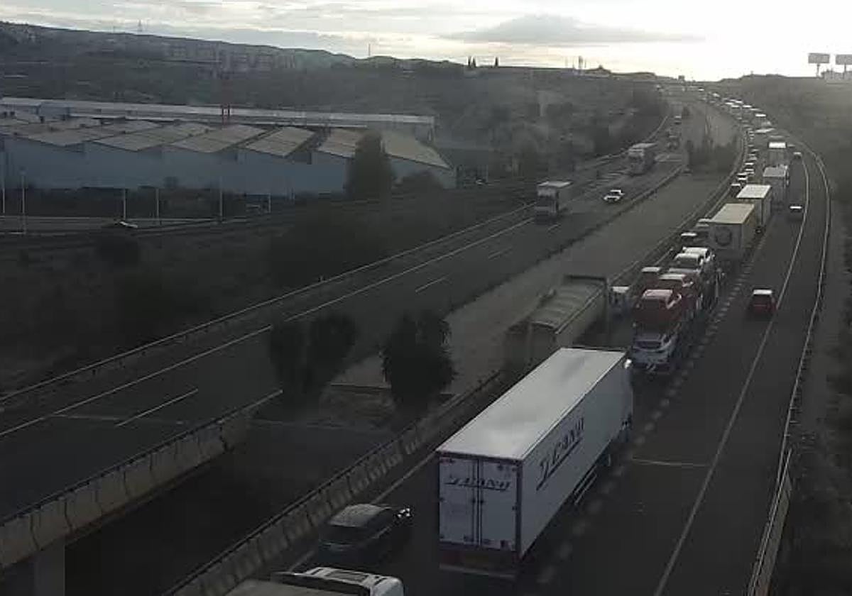 Atasco en la autovía A-30 a la altura de Molina de Segura.