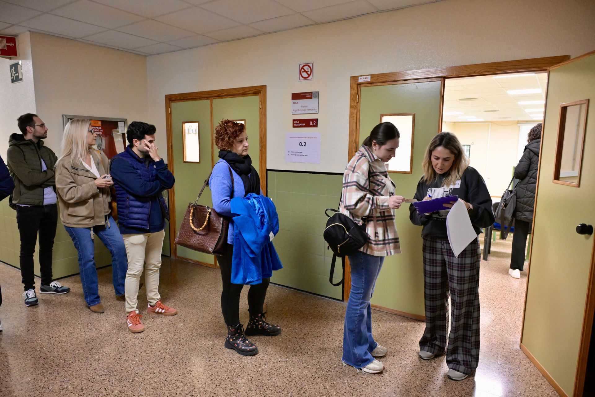 Las oposiciones de la Administración General del Estado en la Región de Murcia, en imágenes