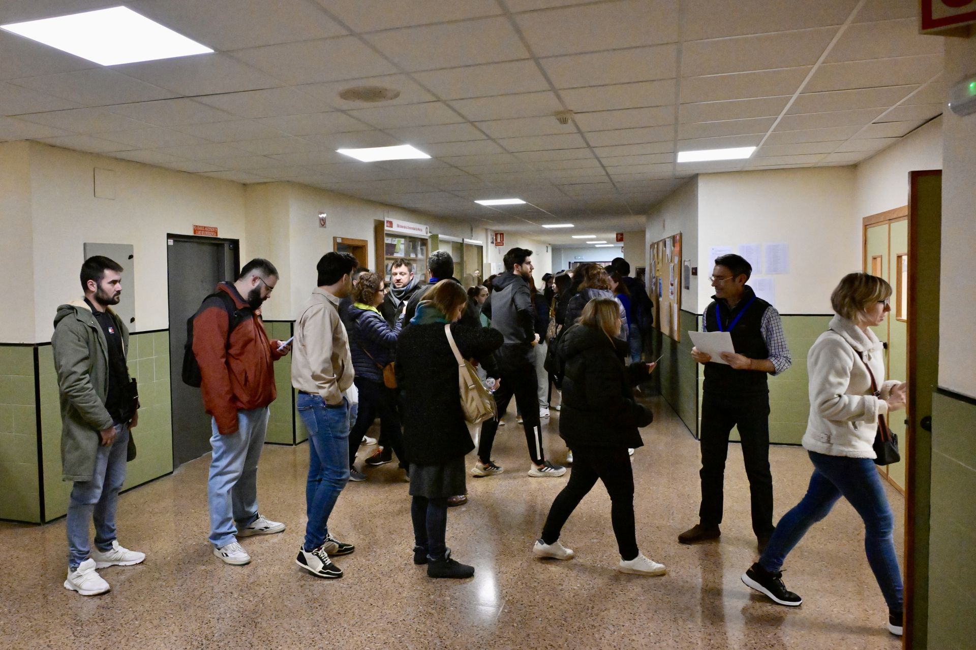 Las oposiciones de la Administración General del Estado en la Región de Murcia, en imágenes