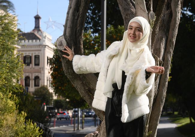 Tasnem Alkabouni en el centro de Murcia esta pasada semana.