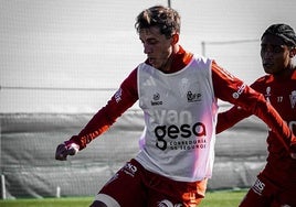 Loren y Rojas, titulares con el Real Murcia en la victoria ante el Castilla, durante un entrenamento.