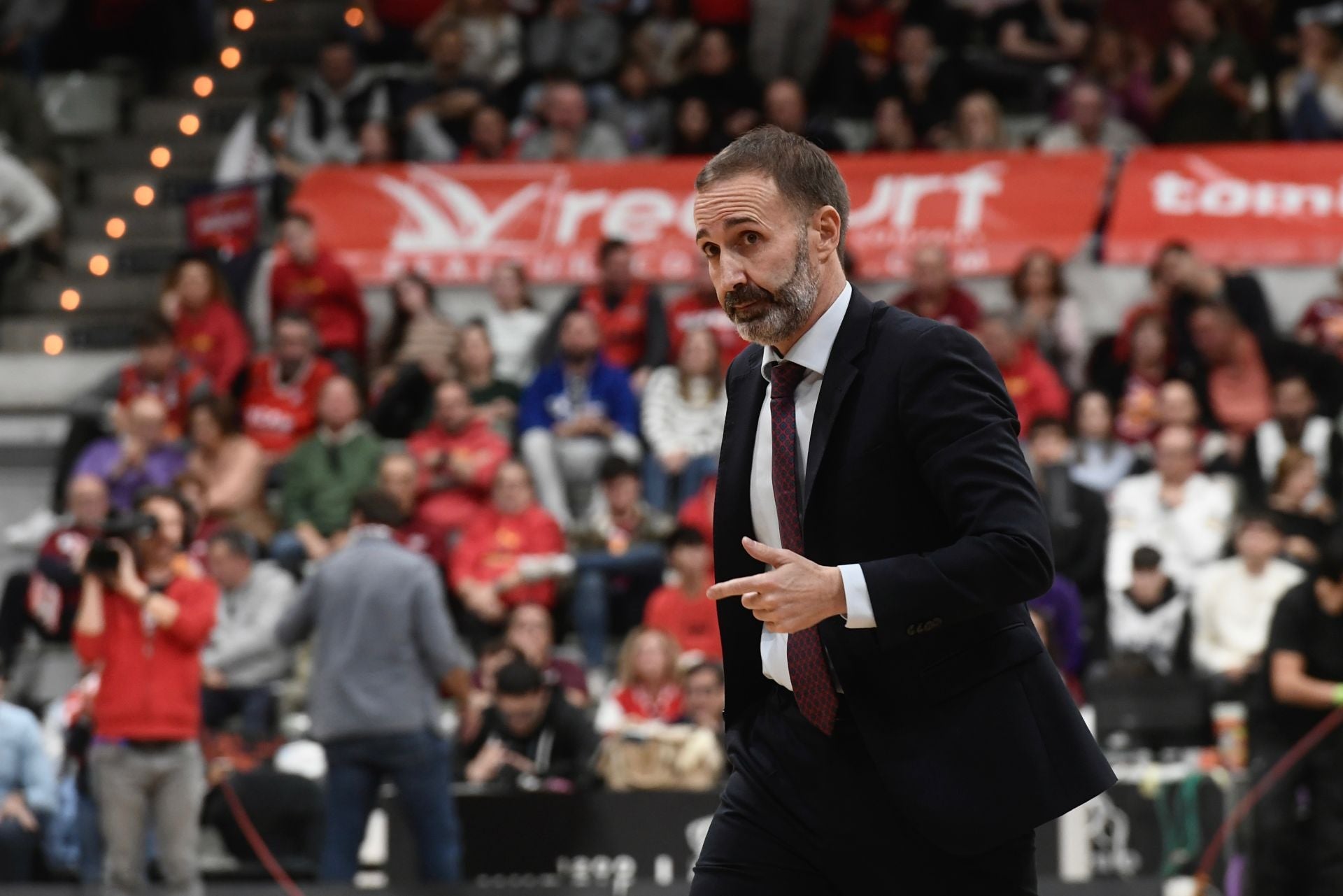 El partido entre el UCAM Murcia y el Valencia Basket, en imágenes